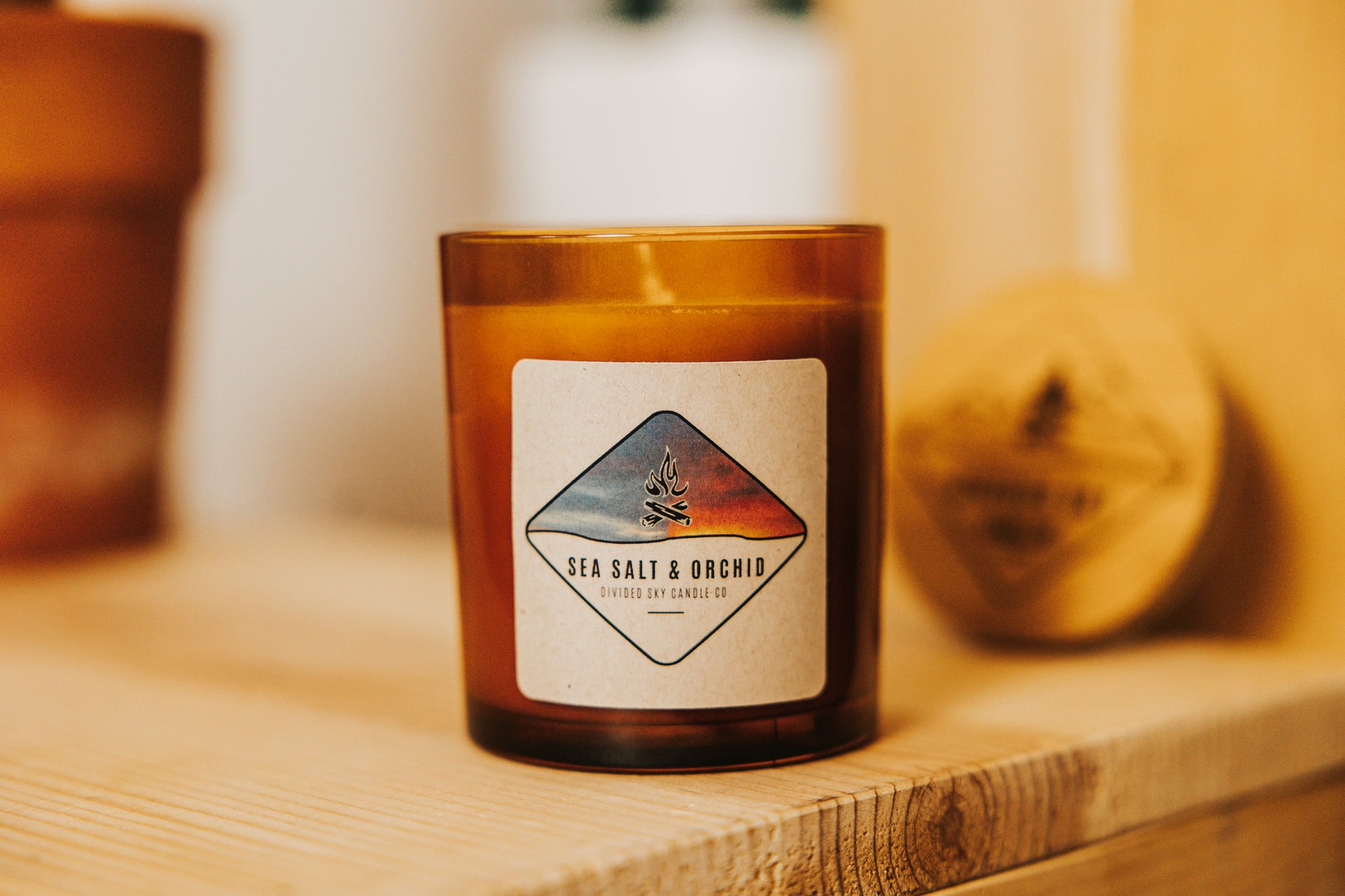 Sea Salt & Orchid (Amber)